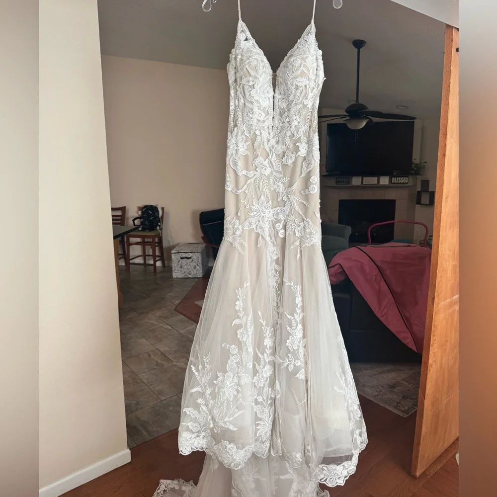 Essence of Australia wedding dress size 10 - Picture 4 of 10